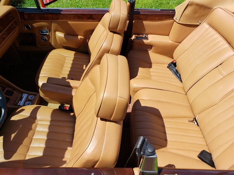 1986 Rolls-Royce Corniche II 12