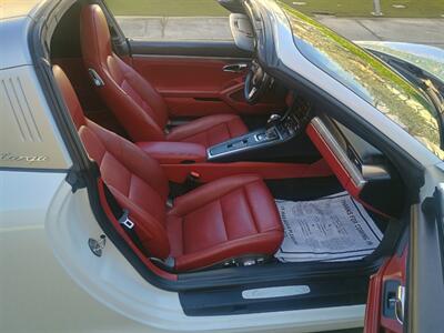 2018 Porsche 911 Targa 4S   - Photo 33 - Boca Raton, FL 33431