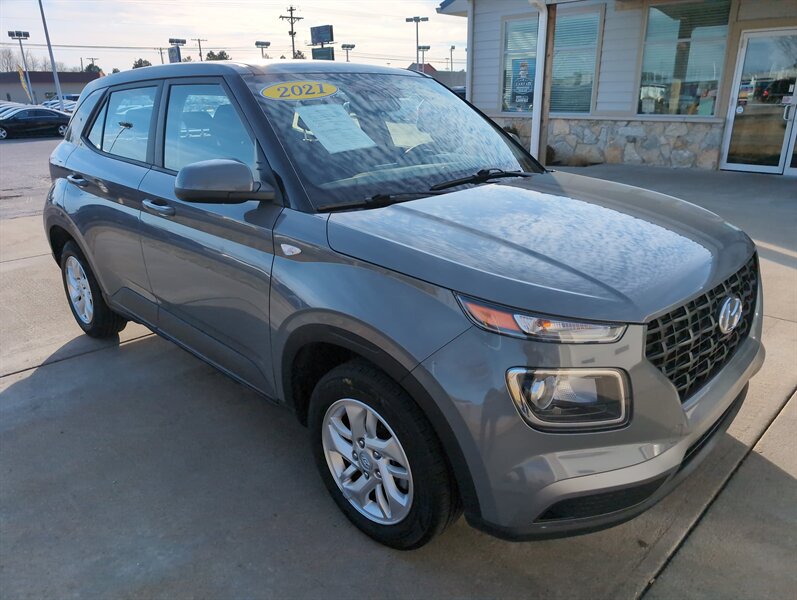 2021 Hyundai VENUE SE  