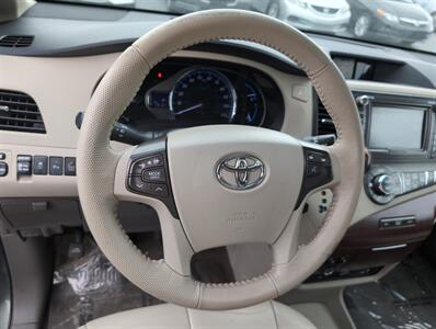2014 Toyota Sienna XLE 7-Passenger Auto   - Photo 14 - Lafayette, IN 47905