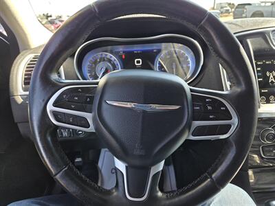 2017 Chrysler 300 Series Limited - Photo 14 - Lafayette, IN 47905