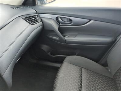 2019 Nissan Rogue S   - Photo 19 - Lafayette, IN 47905