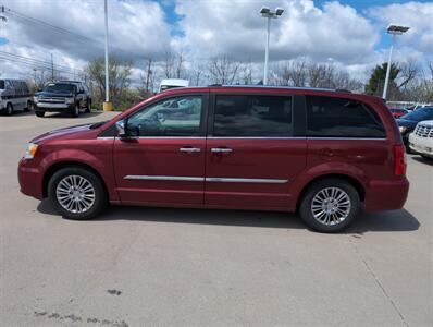 2011 Chrysler Town & Country Limited   - Photo 6 - Lafayette, IN 47905