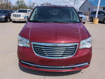 2011 Chrysler Town & Country Limited   - Photo 8 - Lafayette, IN 47905