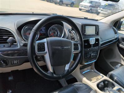 2011 Chrysler Town & Country Limited   - Photo 11 - Lafayette, IN 47905