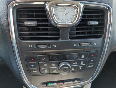 2011 Chrysler Town & Country Limited   - Photo 15 - Lafayette, IN 47905