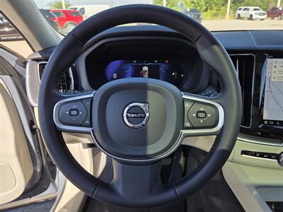 2022 Volvo XC60 B5 Momentum - Photo 13 - Lafayette, IN 47905