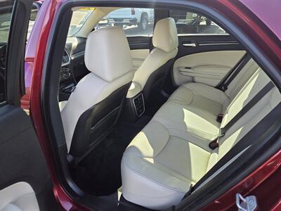 2016 Chrysler 300C   - Photo 11 - Lafayette, IN 47905