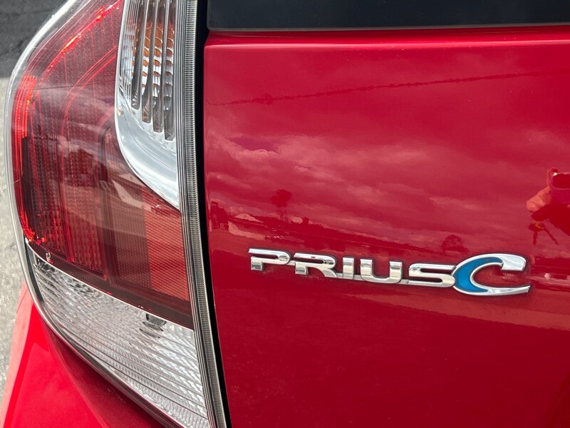 2017 Toyota Prius c Two photo