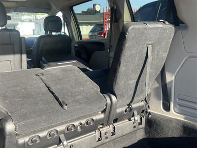 2012 Chrysler Town & Country Touring   - Photo 11 - North Hollywood, CA 91601