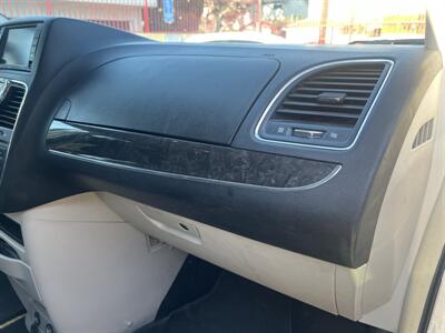 2012 Chrysler Town & Country Touring   - Photo 61 - North Hollywood, CA 91601