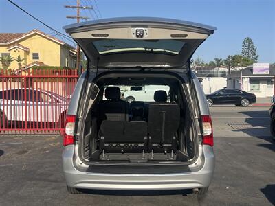 2012 Chrysler Town & Country Touring   - Photo 10 - North Hollywood, CA 91601