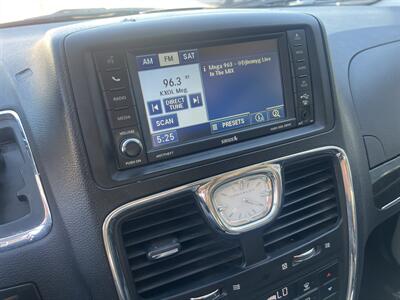 2012 Chrysler Town & Country Touring   - Photo 27 - North Hollywood, CA 91601