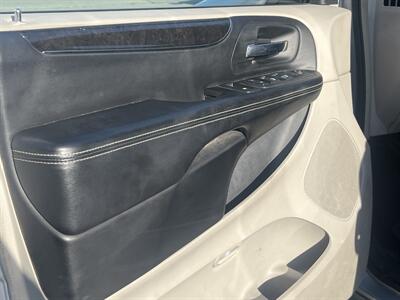 2012 Chrysler Town & Country Touring   - Photo 57 - North Hollywood, CA 91601