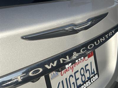 2012 Chrysler Town & Country Touring   - Photo 15 - North Hollywood, CA 91601