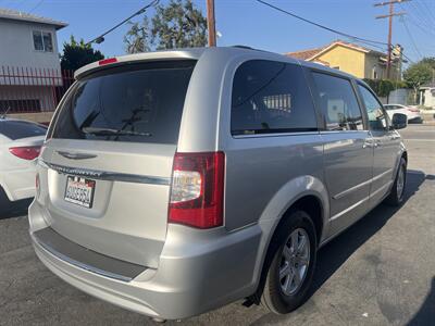 2012 Chrysler Town & Country Touring   - Photo 4 - North Hollywood, CA 91601