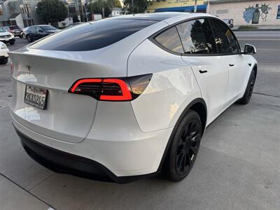 2021 Tesla Model Y Standard Range   - Photo 6 - North Hollywood, CA 91601