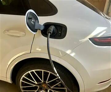 2023 Porsche Cayenne Turbo S E-Hybrid Cou - Photo 19 - North Hollywood, CA 91601