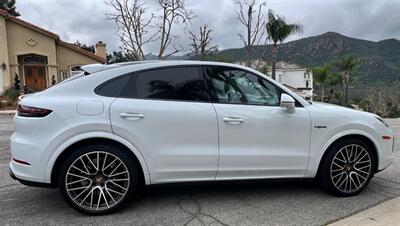 2023 Porsche Cayenne Turbo S E-Hybrid Cou - Photo 7 - North Hollywood, CA 91601