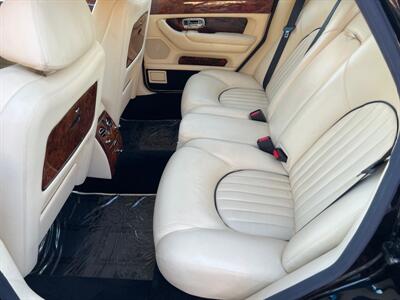 2001 Bentley Arnage Red Label   - Photo 47 - North Hollywood, CA 91601