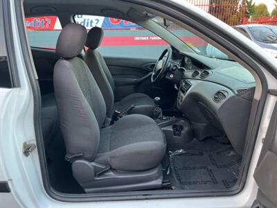 2004 Ford Focus ZX3   - Photo 22 - North Hollywood, CA 91601