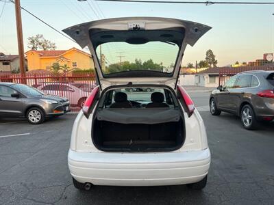 2004 Ford Focus ZX3   - Photo 9 - North Hollywood, CA 91601