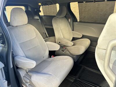 2015 Toyota Sienna LE 7-Passenger   - Photo 11 - North Hollywood, CA 91601