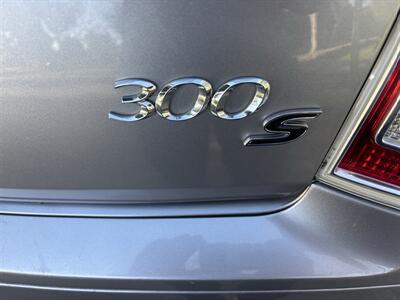 2013 Chrysler 300 Series S   - Photo 4 - North Hollywood, CA 91601