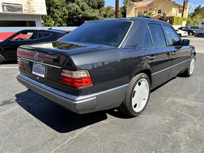 1995 Mercedes-Benz E 300D   - Photo 4 - North Hollywood, CA 91601