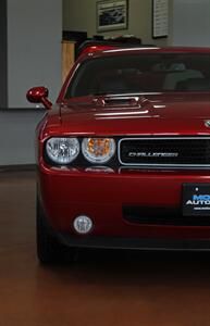 2009 Dodge Challenger R/T Plus  Moonroof Leather   - Photo 47 - North Canton, OH 44720