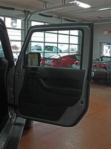 2017 Jeep Wrangler Unlimited Smoky Mountain  Hard Top Navigation 4X4 - Photo 26 - North Canton, OH 44720
