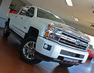 2019 Chevrolet Silverado 2500 High Country  Moon Roof Navigation 4X4 - Photo 54 - North Canton, OH 44720