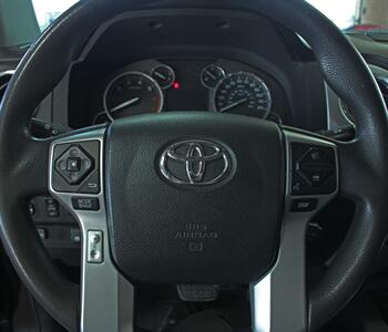 2014 Toyota Tundra SR5  TRD Off Road 4X4 - Photo 14 - North Canton, OH 44720