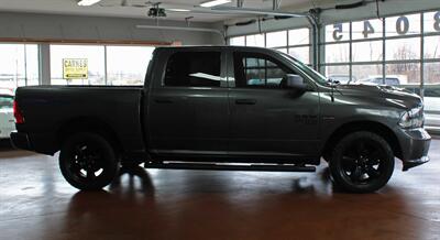 2019 RAM 1500 Classic Express  Black Top Edition 4X4 - Photo 10 - North Canton, OH 44720