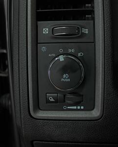2019 RAM 1500 Classic Express  Black Top Edition 4X4 - Photo 14 - North Canton, OH 44720