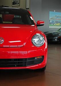 2013 Volkswagen Beetle-Classic 2.5L PZEV   - Photo 33 - North Canton, OH 44720