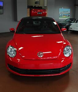 2013 Volkswagen Beetle-Classic 2.5L PZEV   - Photo 4 - North Canton, OH 44720