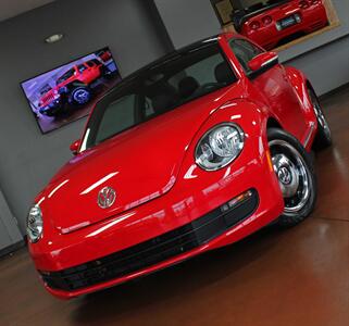 2013 Volkswagen Beetle-Classic 2.5L PZEV   - Photo 32 - North Canton, OH 44720