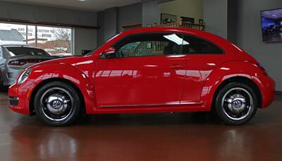 2013 Volkswagen Beetle-Classic 2.5L PZEV   - Photo 5 - North Canton, OH 44720