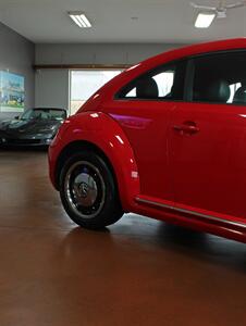 2013 Volkswagen Beetle-Classic 2.5L PZEV   - Photo 47 - North Canton, OH 44720