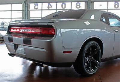 2014 Dodge Challenger R/T  w/Stripes - Photo 9 - North Canton, OH 44720
