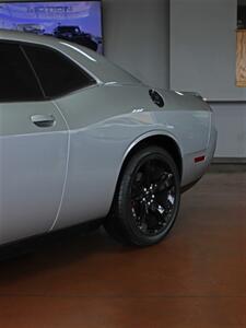 2014 Dodge Challenger R/T  w/Stripes - Photo 39 - North Canton, OH 44720