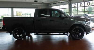 2022 RAM 1500 Classic Express  Black Top Edition 4X4 - Photo 10 - North Canton, OH 44720