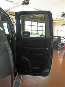 2022 RAM 1500 Classic Express  Black Top Edition 4X4 - Photo 35 - North Canton, OH 44720