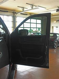2022 RAM 1500 Classic Express  Black Top Edition 4X4 - Photo 28 - North Canton, OH 44720