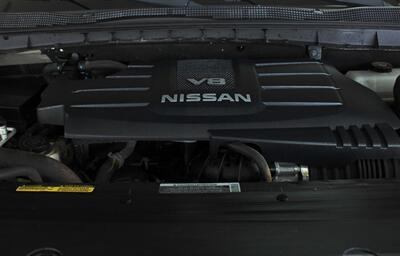 2017 Nissan Titan Platinum Reserve  4X4 - Photo 11 - North Canton, OH 44720