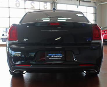 2021 Chrysler 300 Series Touring  Black Top Package - Photo 7 - North Canton, OH 44720