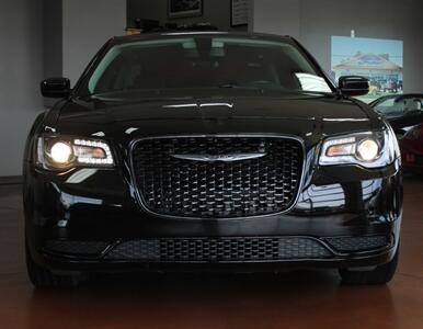2021 Chrysler 300 Series Touring  Black Top Package - Photo 36 - North Canton, OH 44720