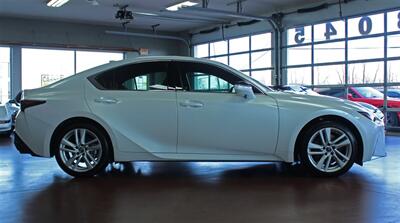 2021 Lexus IS 300  AWD - Photo 10 - North Canton, OH 44720