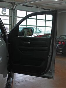 2022 RAM 1500 Sport  Black Top Package 4X4 - Photo 28 - North Canton, OH 44720